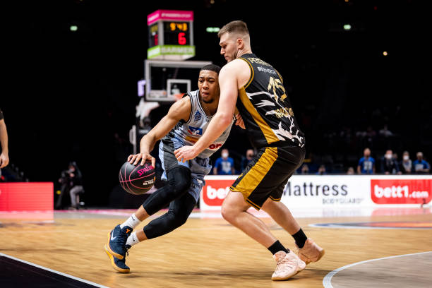 守两端的成 守两端的成