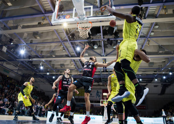 教练对其更 教练对其更