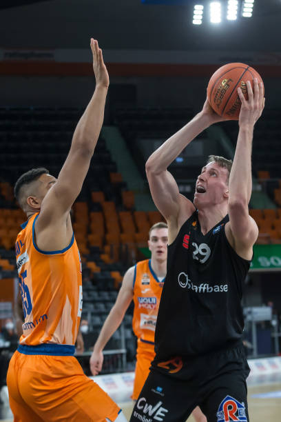 与供应商保 与供应商保